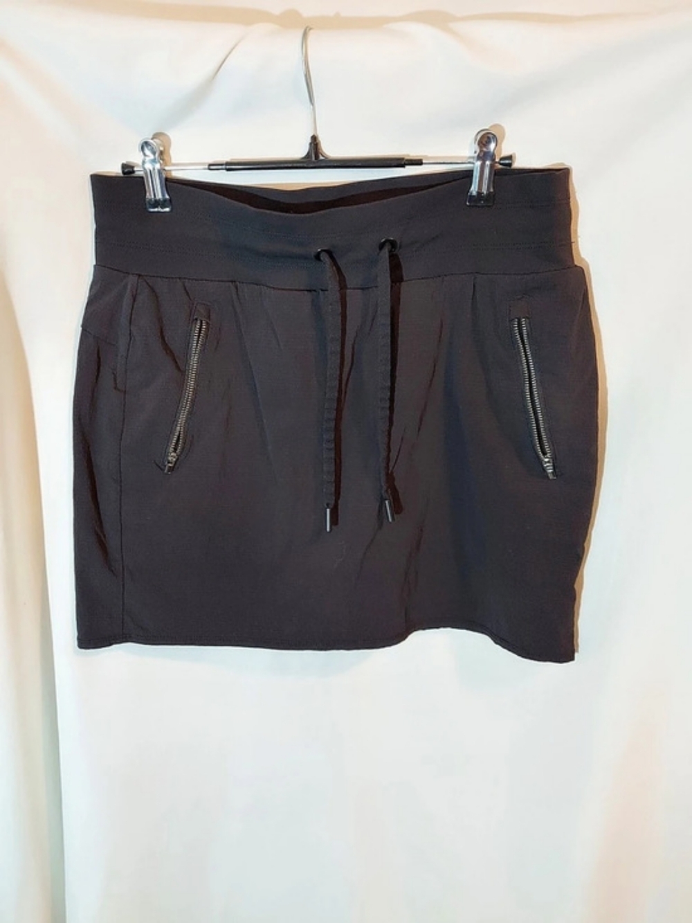 Athleta Black Trekkie North Active Skort Hiking Travel Skirt Size 6